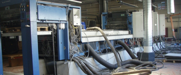 Demontage einer gebrauchten KBA Rapida 105-6+L Druckereimaschine in Paris