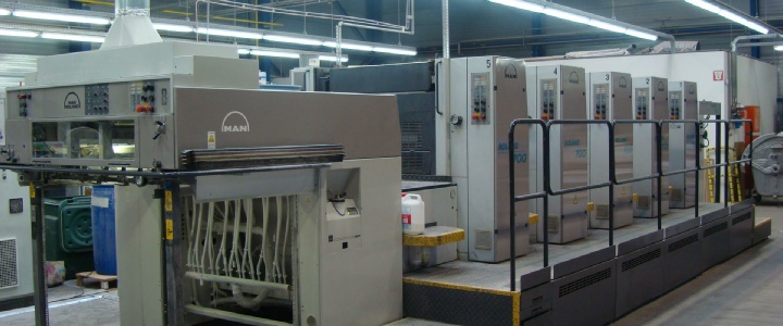 Inspektion einer gebrauchten Druckmaschine MAN Roland 705-3B aus Deutschland verkauft nach China